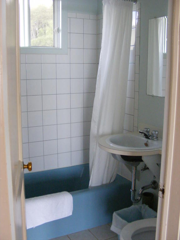 Hotel Motel Bon Accueil Rivière-la-Madeleine Room photo